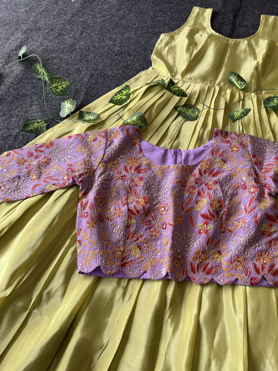 🌸 Royal Aura Grace – Designer Gown with Coat Set 🌸