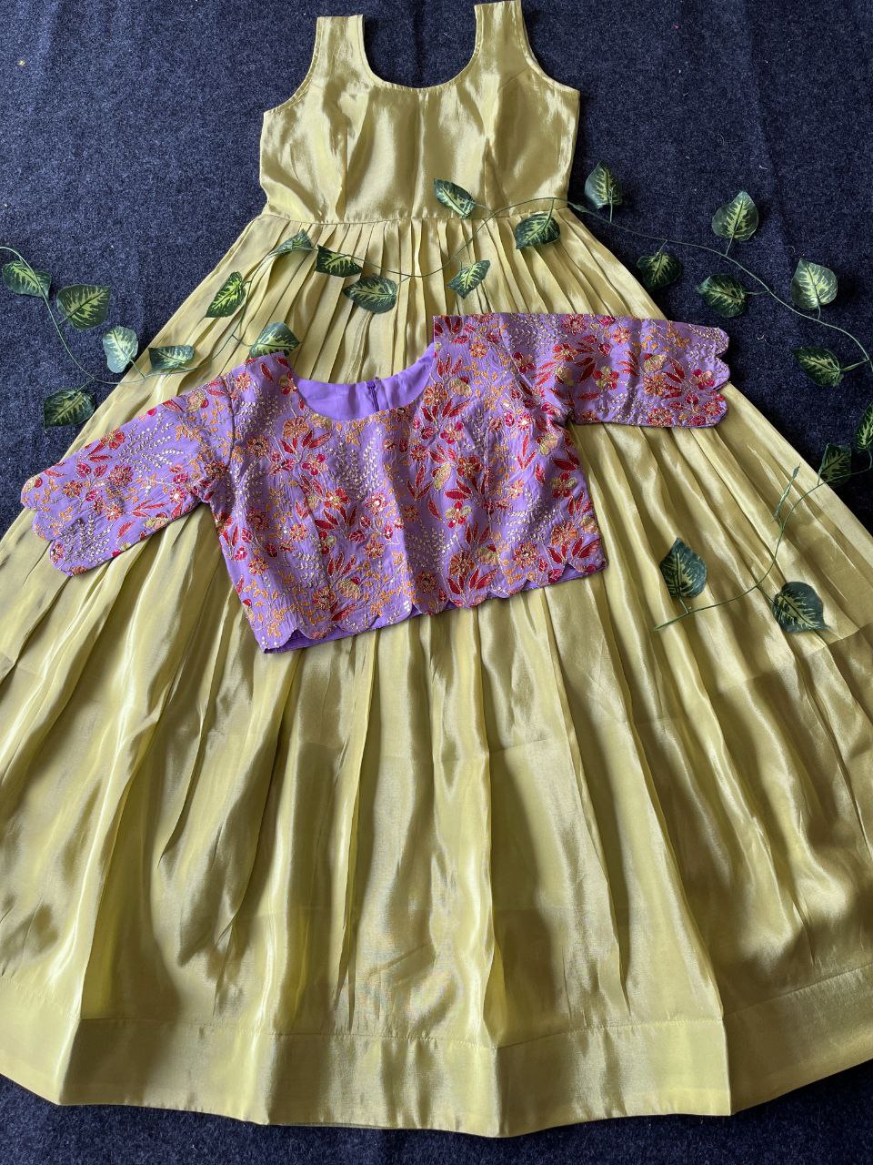 🌸 Royal Aura Grace – Designer Gown with Coat Set 🌸
