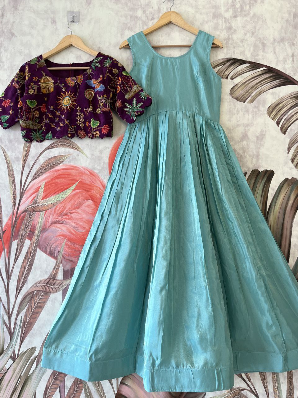 🌸 Royal Aura Grace – Designer Gown with Coat Set 🌸