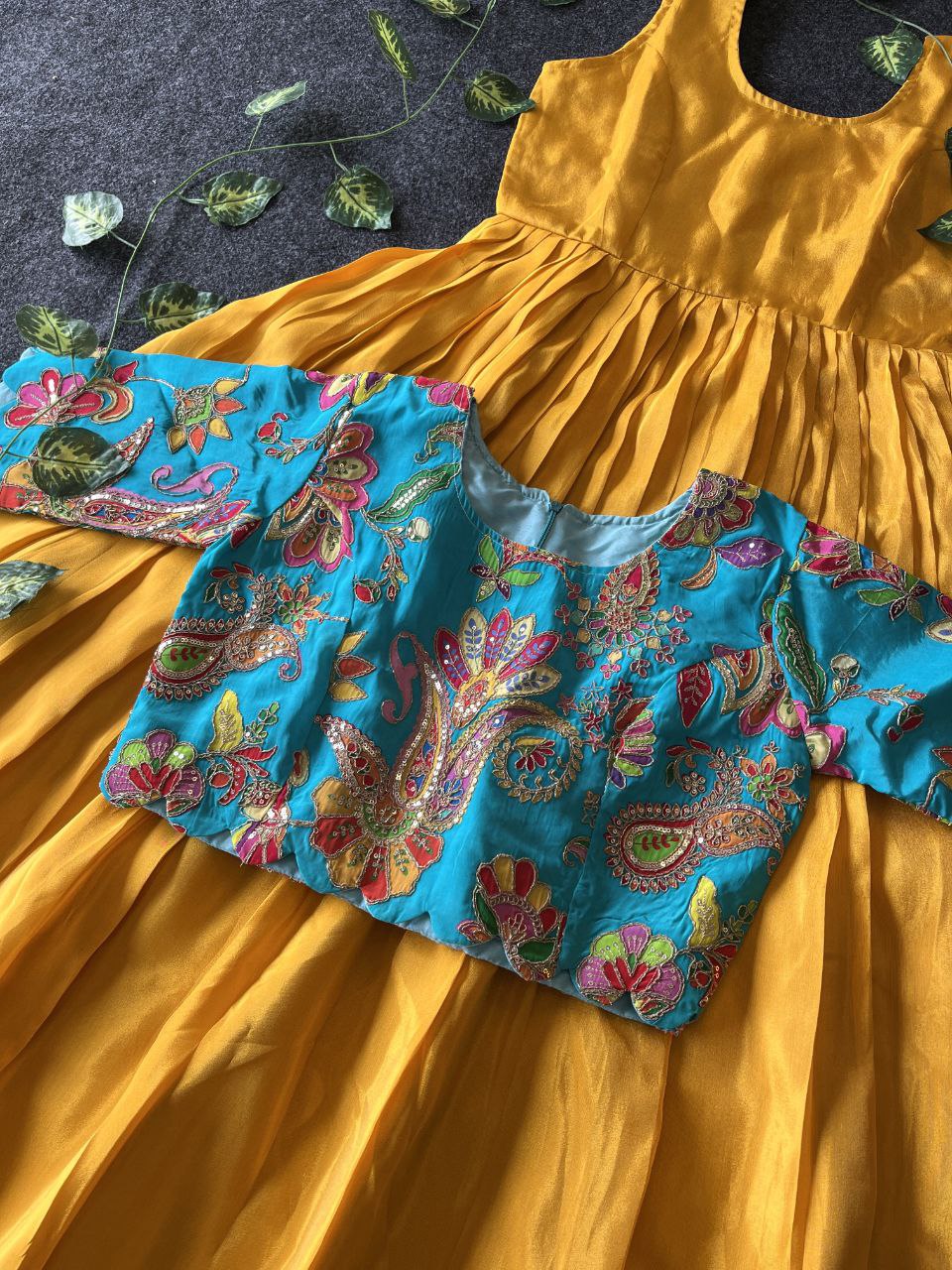 🌸 Royal Aura Grace – Designer Gown with Coat Set 🌸
