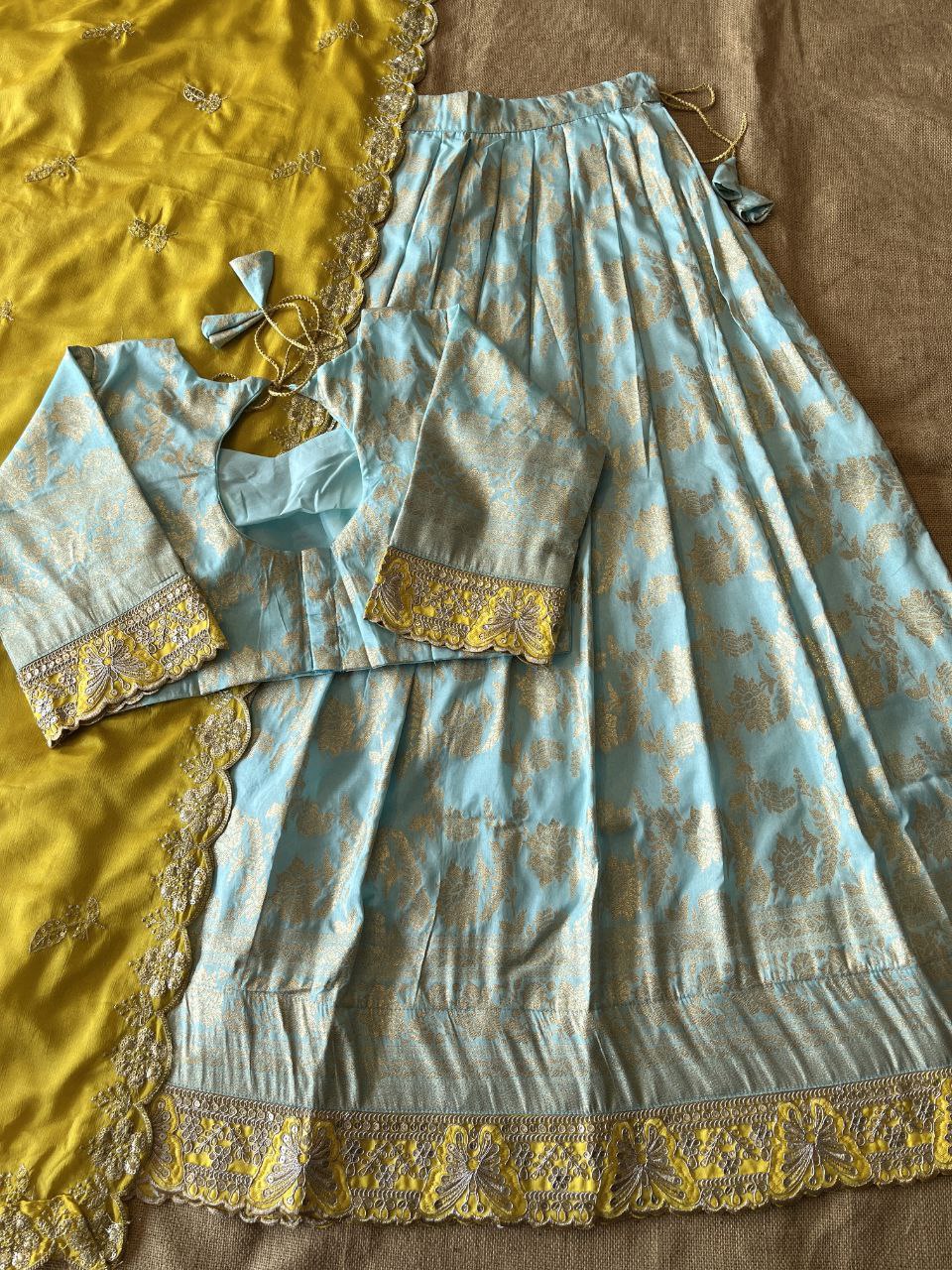 ✨ Zari Weave Elegance – Designer Lehenga Set ✨