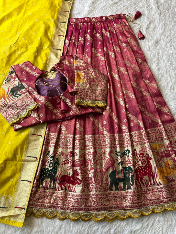 🌸 Royal Fusion Festive – Designer Lehenga Set 🌸