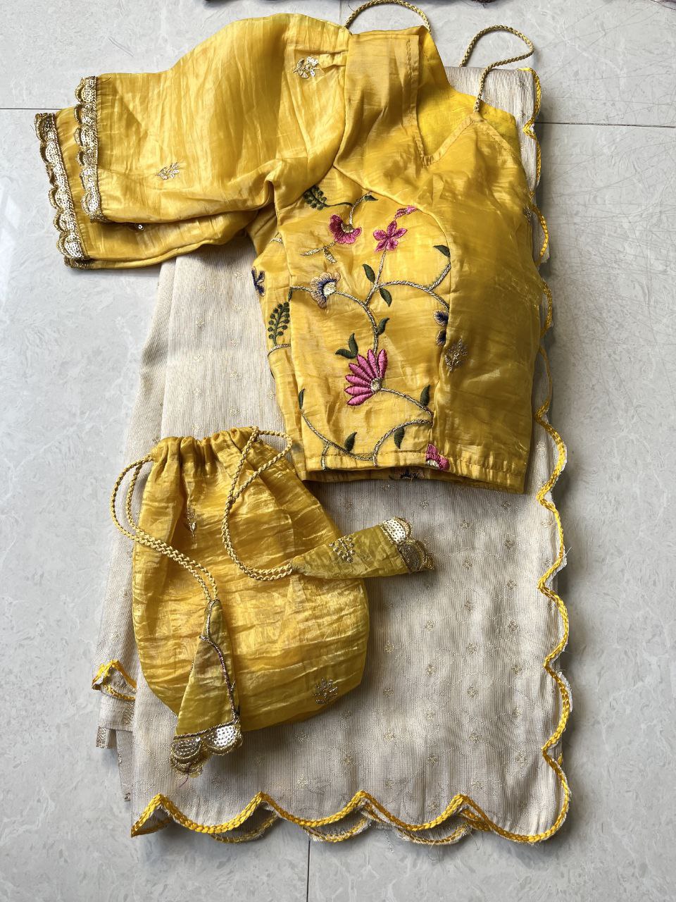 🌼 Peacock Boutique Elegance – Designer Saree Set with Batwa 🌸